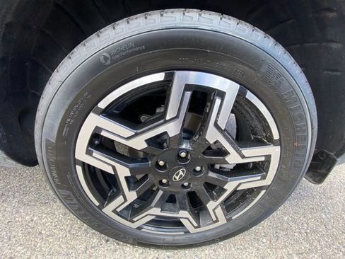 Used 2025 Hyundai Santa Cruz Limited AWD/4WD image 14