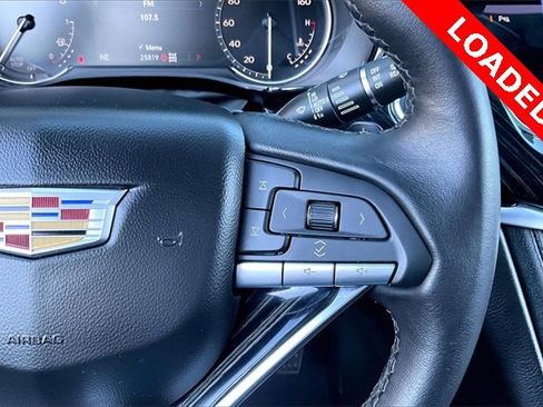 Used 2025 Cadillac XT6 Premium Luxury image 19