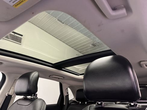 Used 2016 Ford Edge SEL w/ Canadian Touring Package image 7