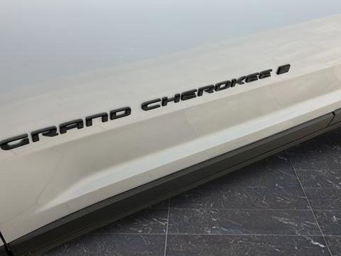 New 2026 Jeep Grand Cherokee Altitude image 35