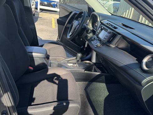 Used 2015 Toyota RAV4 XLE FWD image 9