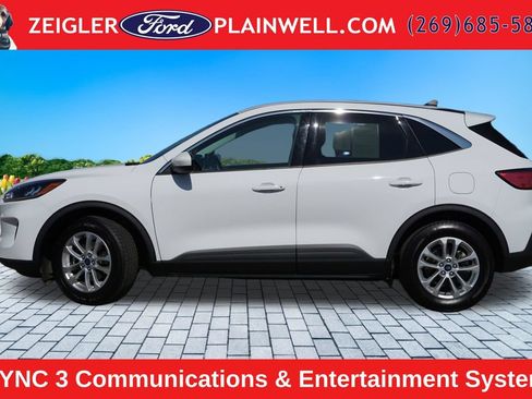 Used 2021 Ford Escape SE FWD image 2