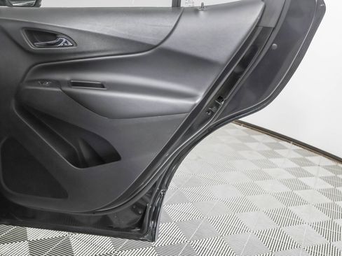 Used 2018 Chevrolet Equinox LT FWD image 41