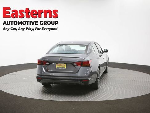 Used 2025 Nissan Altima 2.5 SV FWD image 38