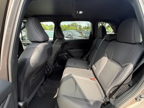 Used 2025 Subaru Forester Premium AWD/4WD image 22