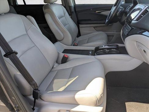 Used 2017 Honda Pilot Touring image 20