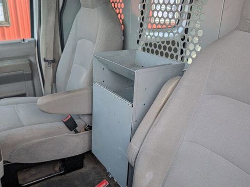 Used 2010 Ford E-250 and Econoline 250 image 16