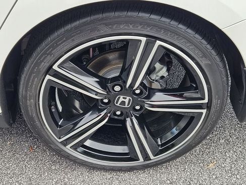 Used 2024 Honda Accord Sport image 9