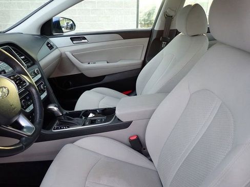 Used 2019 Hyundai Sonata SEL w/ Tech Package 02 FWD image 14