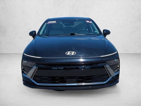 Used 2024 Hyundai Sonata SEL FWD image 2