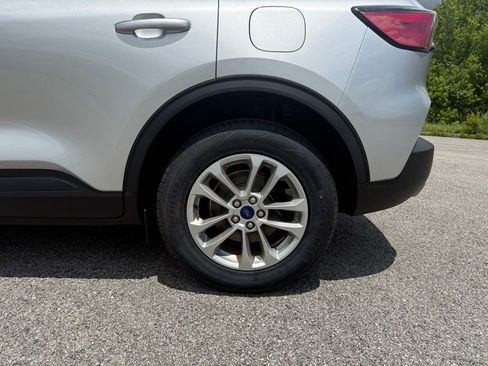 Used 2020 Ford Escape SE image 21