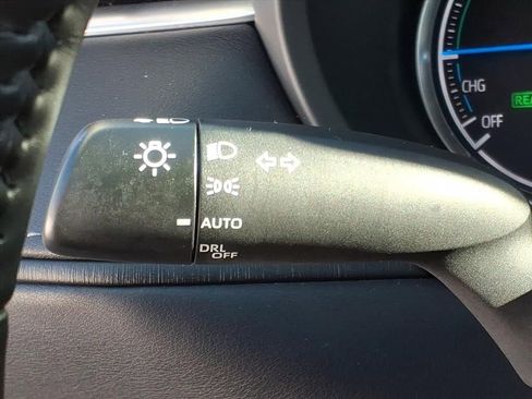 Used 2021 Toyota Venza LE image 24