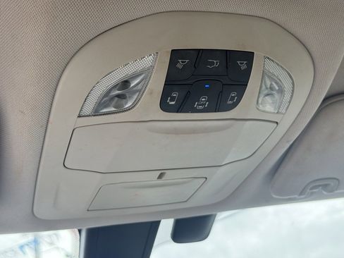 Used 2018 Chrysler Pacifica Limited image 28