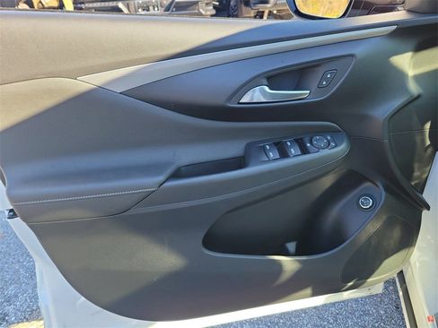 New 2025 Buick Envista Avenir image 18