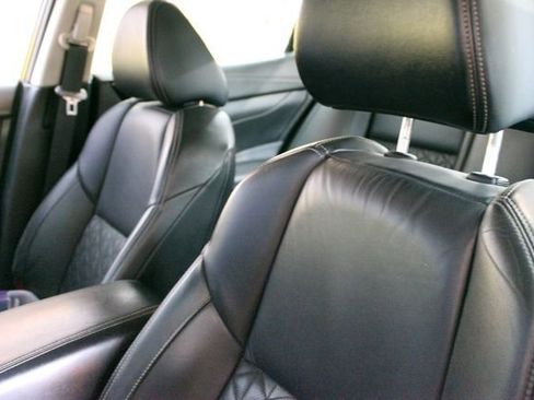 Used 2016 Nissan Maxima Platinum FWD image 17
