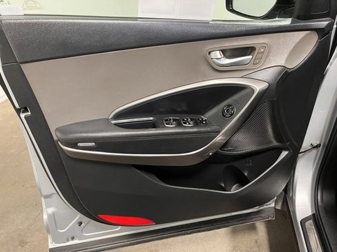 Used 2017 Hyundai Santa Fe Limited image 20