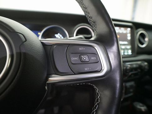 Used 2022 Jeep Wrangler Unlimited Sahara w/ Cold Weather Group image 18