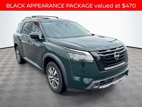 Used 2023 Nissan Pathfinder SL w/ Lighting Package (N92) FWD image 3