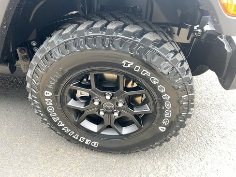 New 2026 Jeep Gladiator Sport image 19