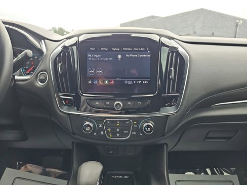 Used 2023 Chevrolet Traverse LT FWD image 23