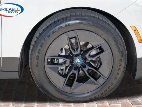 Used 2023 BMW iX xDrive50 w/ Premium Package AWD/4WD image 38