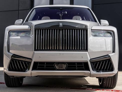 New 2027 Rolls-Royce Cullinan Black Badge AWD/4WD image 7