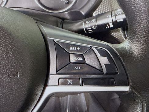 Used 2020 Nissan Kicks S image 15