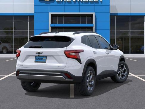 New 2026 Chevrolet Trax LT w/ LT Convenience Package FWD image 4