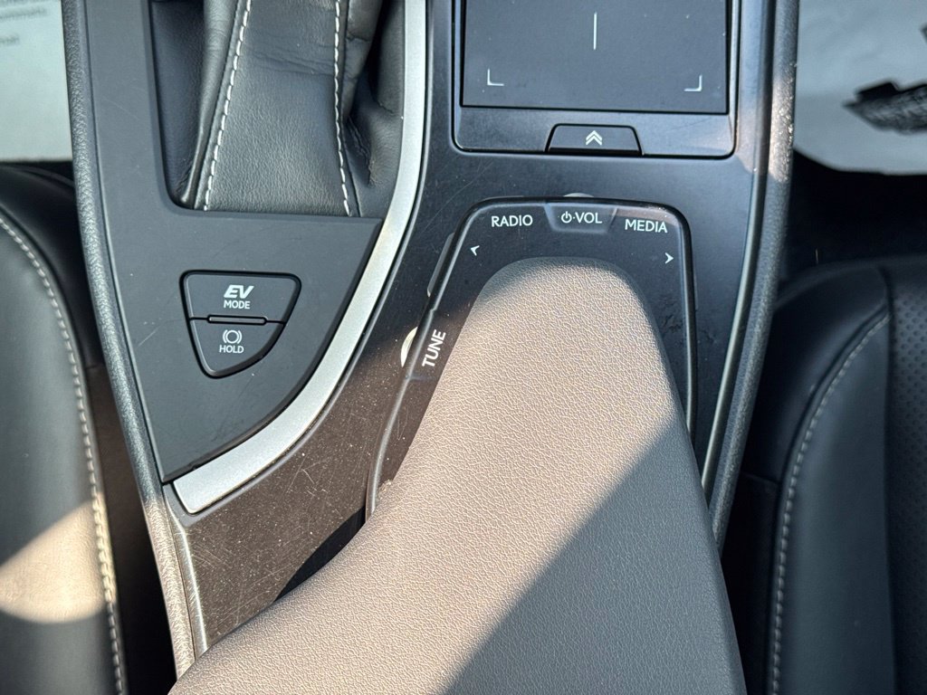 Used 2020 Lexus UX 250h w/ Premium Package AWD/4WD image 26