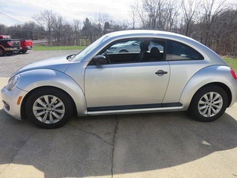 Used 2013 Volkswagen Beetle 2.5 image 4