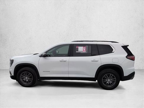 Used 2025 GMC Acadia Elevation image 9