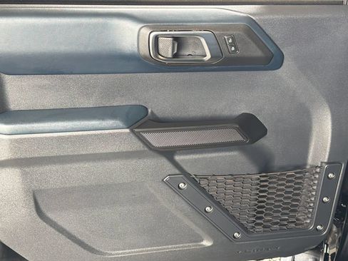 Used 2025 Ford Bronco Heritage Edition AWD/4WD image 3