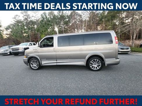 Used 2020 Chevrolet Express 2500 w/ Enhanced Convenience Package image 8