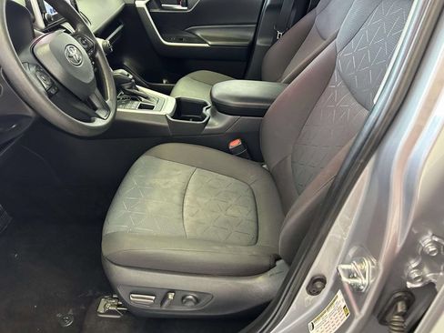Used 2025 Toyota RAV4 XLE AWD/4WD image 15