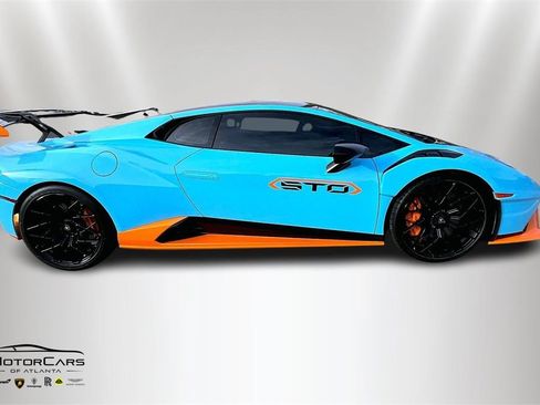 Used 2022 Lamborghini Huracan STO image 6