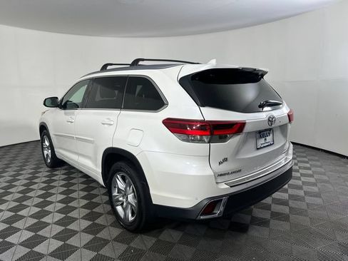 Used 2017 Toyota Highlander Limited w/ Carpet Mat Package AWD/4WD image 3