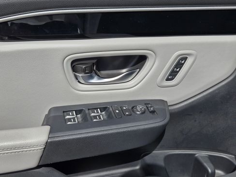 Used 2024 Honda Pilot EX-L image 11