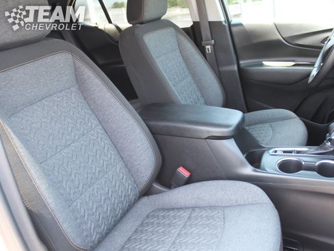 Certified 2024 Chevrolet Equinox LT w/ LPO, Floor Liner Package FWD image 27