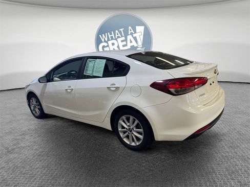 Used 2017 Kia Forte S image 6