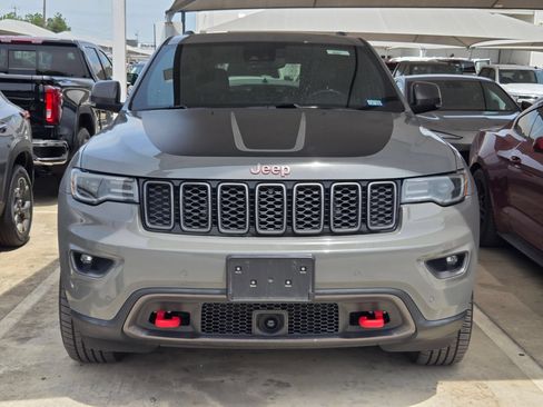 Used 2019 Jeep Grand Cherokee Trailhawk w/ Trailhawk Luxury Group AWD/4WD image 2