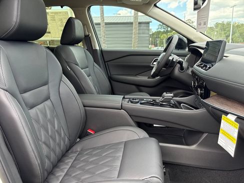 New 2026 Nissan Rogue Platinum w/ Platinum Premium Package AWD/4WD image 29