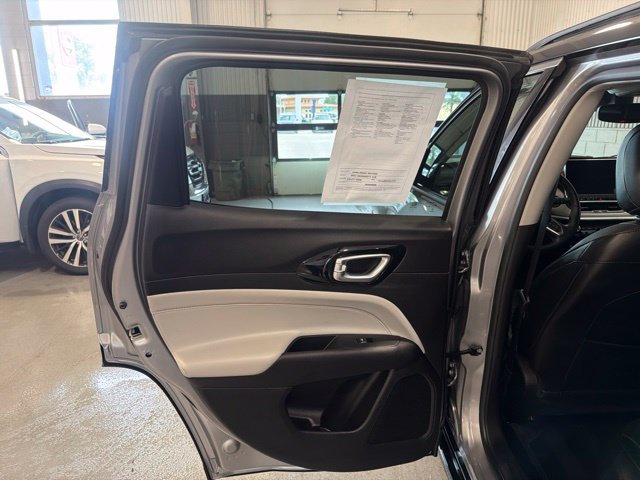 Used 2022 Jeep Compass Limited w/ Elite Group AWD/4WD image 11