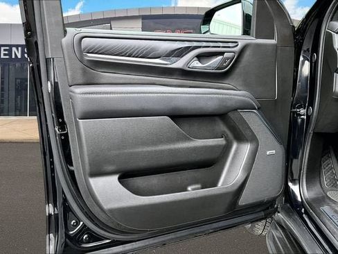 Used 2024 GMC Yukon XL Denali AWD/4WD image 18