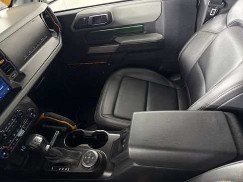 Used 2023 Ford Bronco Badlands image 18
