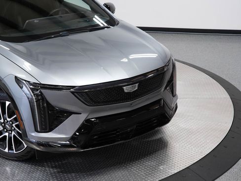 Used 2025 Cadillac Optiq Sport 2 w/ LPO, Floor Liner Package AWD/4WD image 69