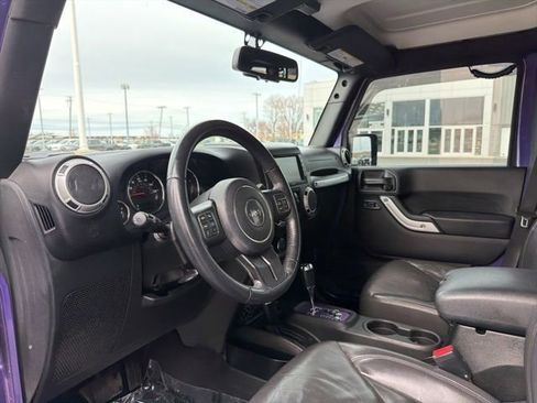 Used 2017 Jeep Wrangler Unlimited Sahara w/ Connectivity Group image 14