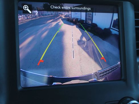 Used 2019 RAM 1500 Laramie AWD/4WD image 18