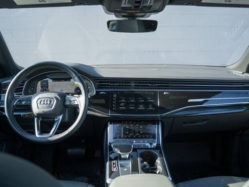 Used 2019 Audi Q8 Premium Plus w/ Premium Plus image 21