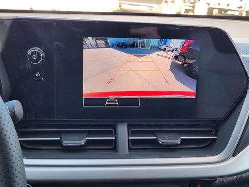 New 2026 Chevrolet Trax RS w/ Sunroof Package FWD image 17