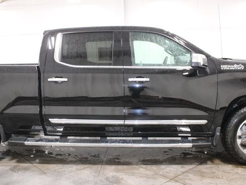 Used 2025 Chevrolet Silverado 1500 High Country AWD/4WD image 11